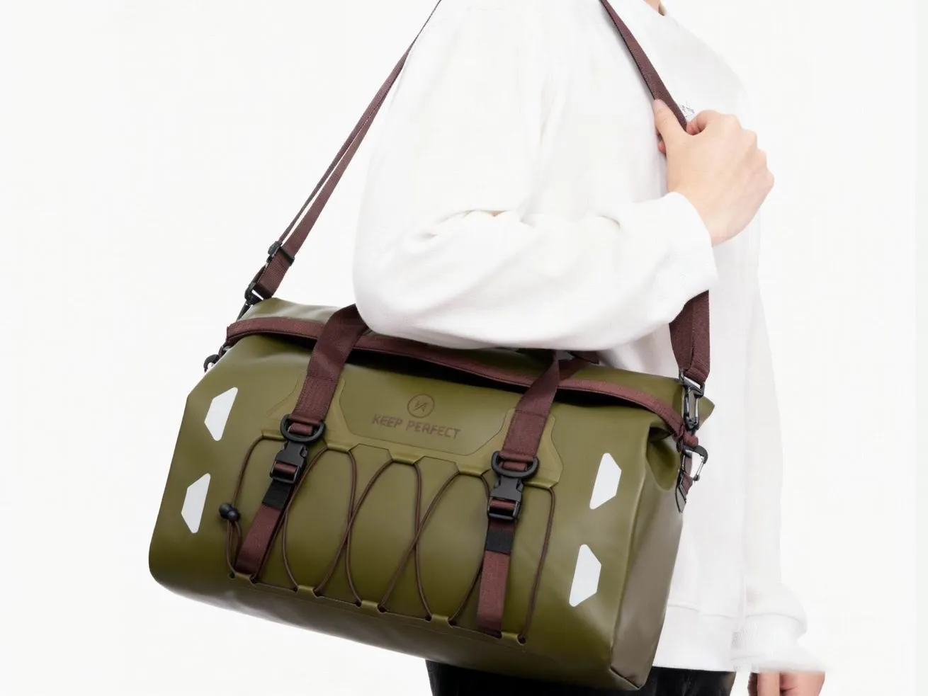dry bag import guide - roll-top waterproof dry bag with welded seams on white background